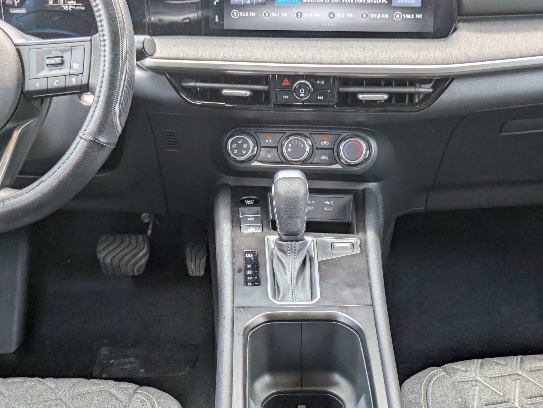Used 2025 Brown Nissan SV image 15