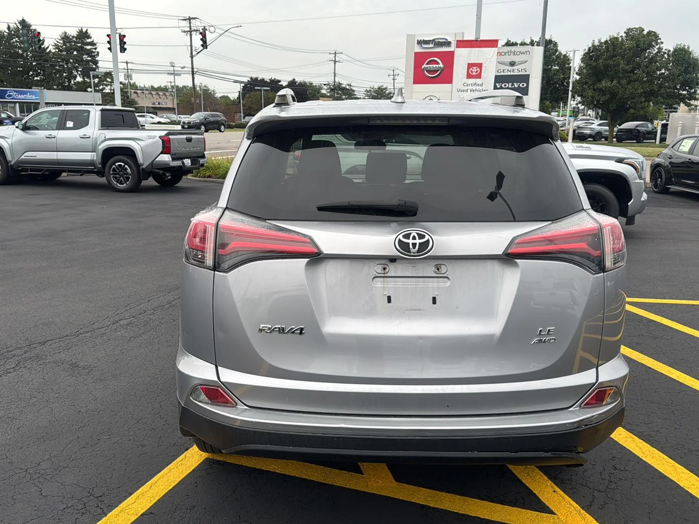 Used 2018 Silver Sky Metallic Toyota LE image 5