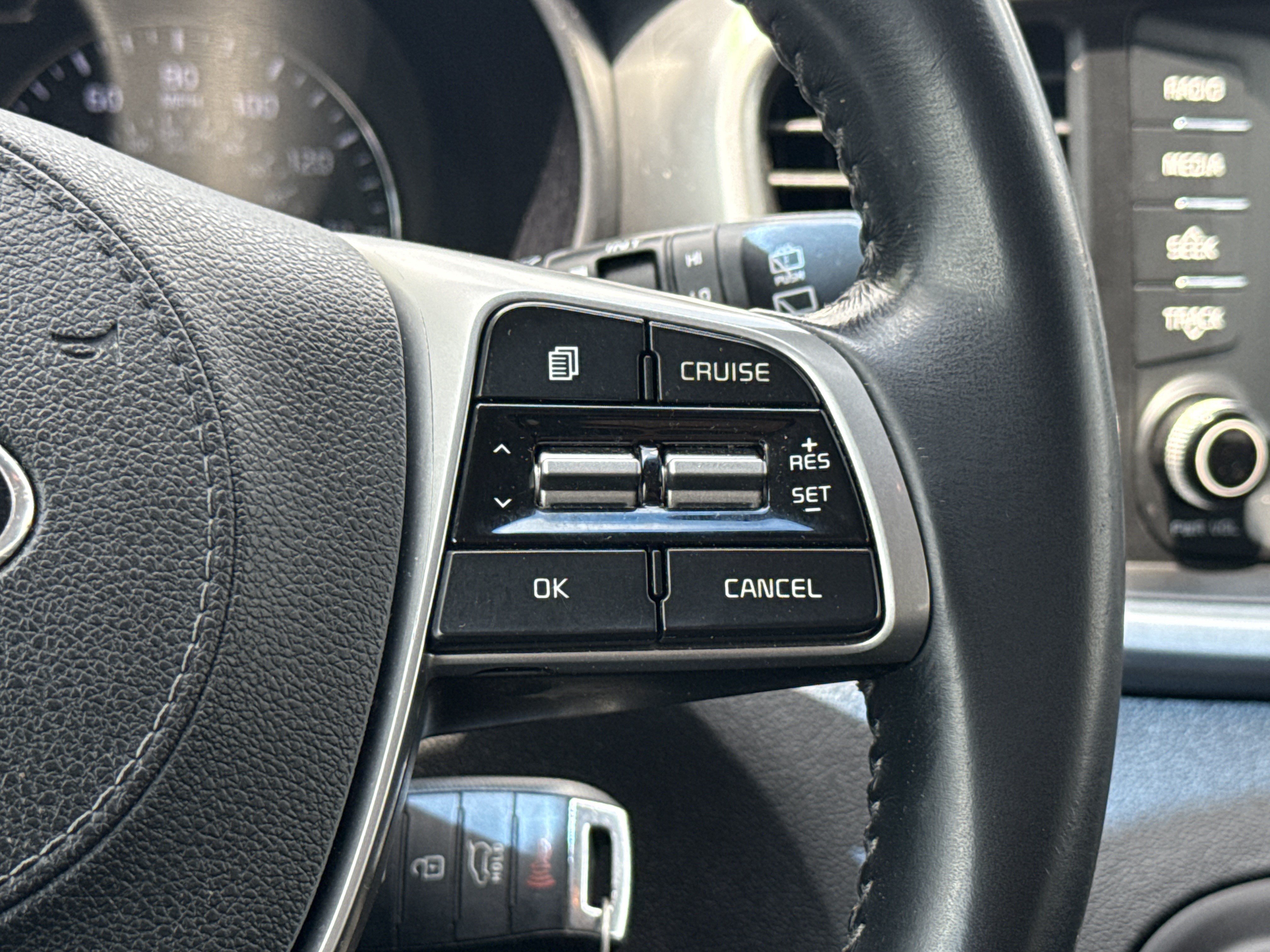 Used 2019 Passion Red Kia S V6 image 25