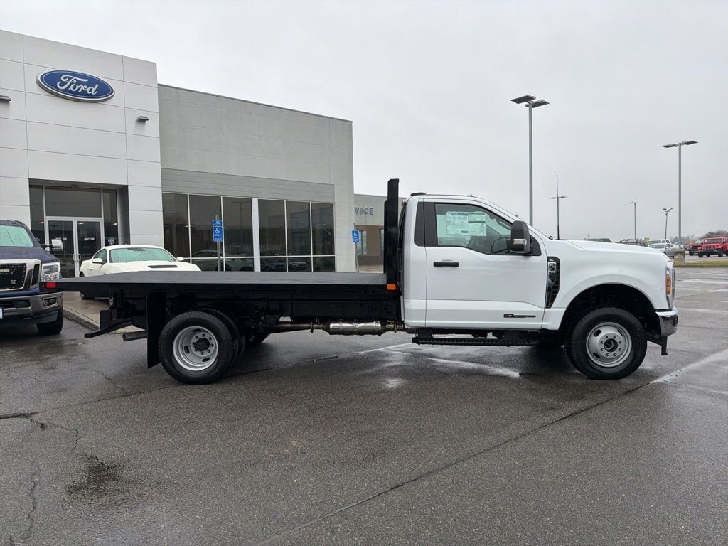 New 2026 Oxford White Ford F-350® XL FLAT BED image 2