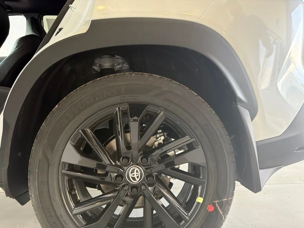 New 2026 Wind Chill Pearl <sup>1</sup> Toyota  XSE image 15
