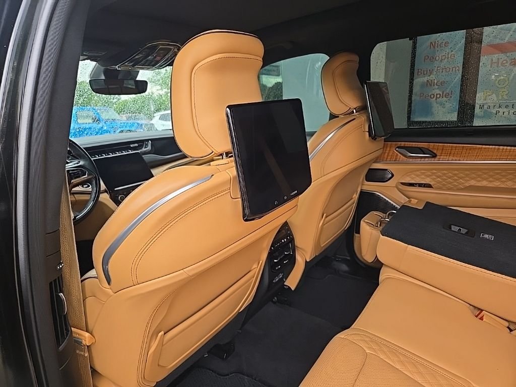 Used 2024 Black Jeep Summit image 104