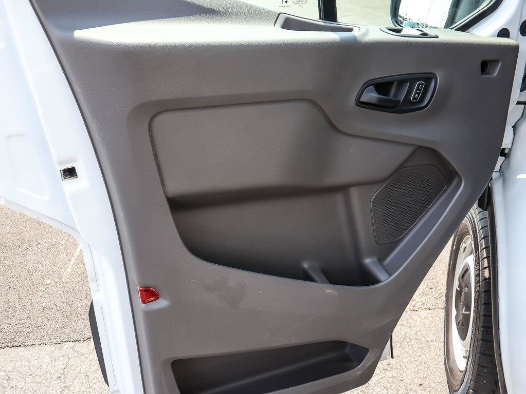 Used 2025 Oxford White Ford Base image 31