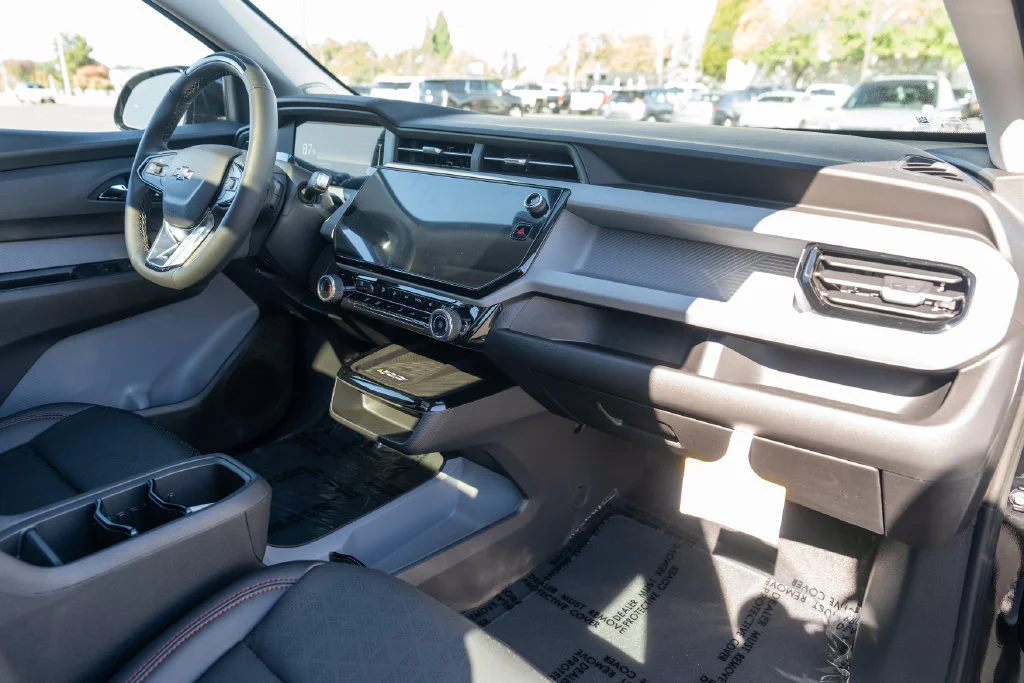 2027 Chevrolet Bolt RS - Photo 27