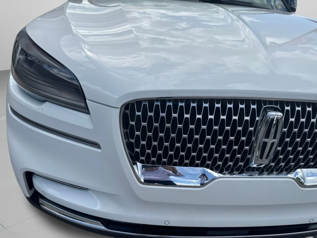 Used 2024 White Metallic Lincoln Reserve image 44