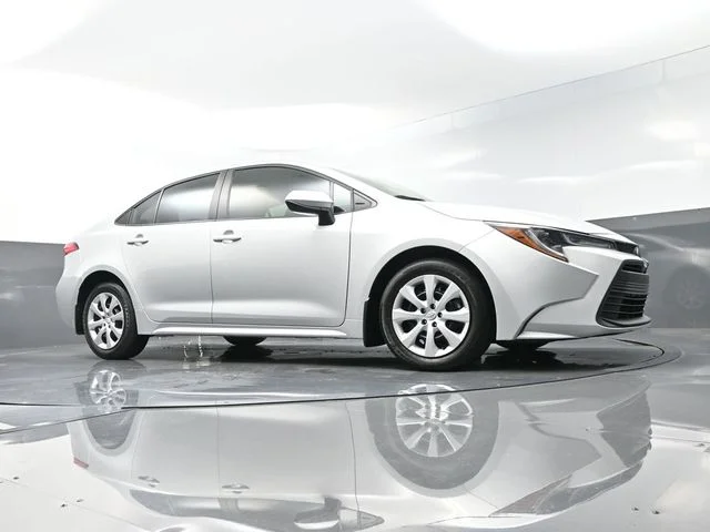 Used 2025 Silver Toyota LE image 39