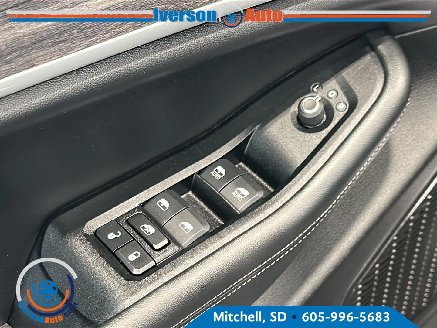 Used 2024 Baltic Gray Metallic Clearcoat Jeep Limited image 14