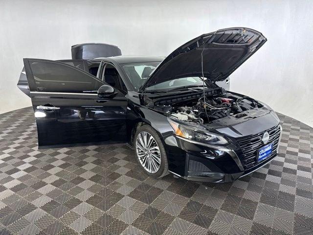 Used 2023 Black Nissan 2.5 SL image 15