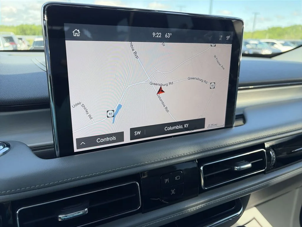 Used 2020 Blue Lincoln Reserve image 18