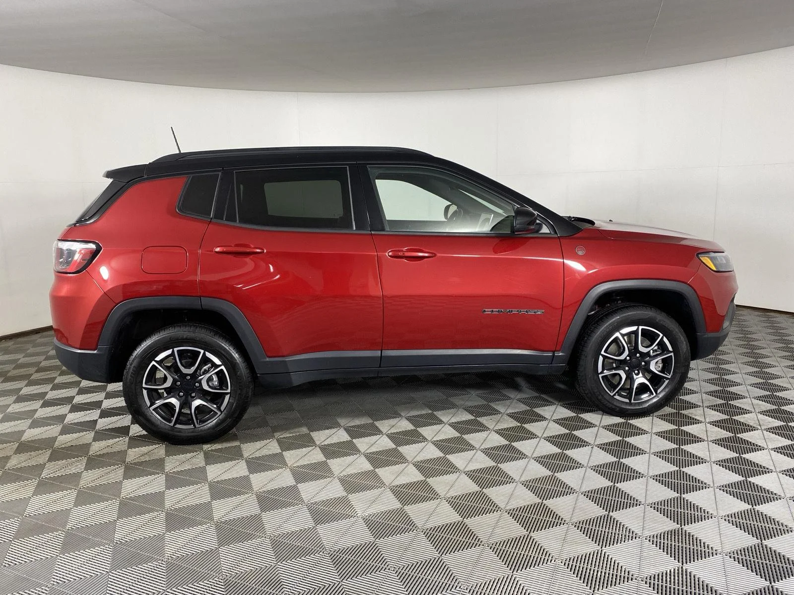Used 2024 Red Hot Pearlcoat Jeep Trailhawk image 11