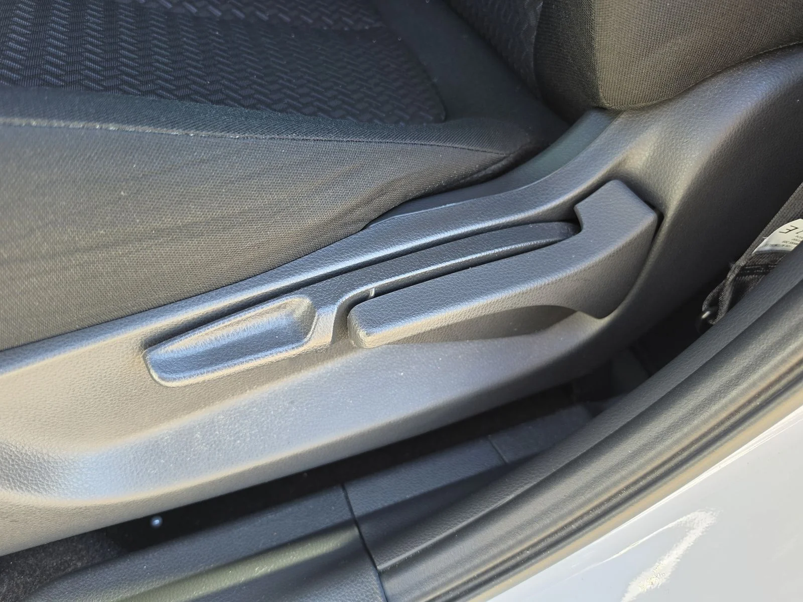 Used 2024  Mitsubishi  image 25