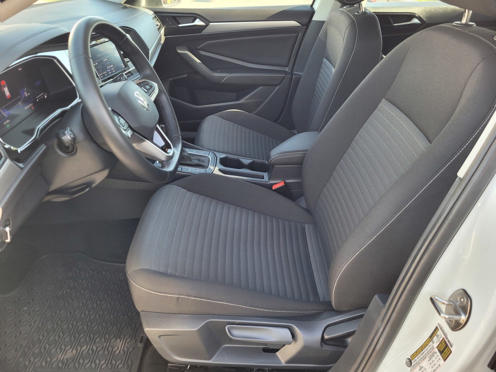 Used 2024 White Volkswagen 1.5T S image 21
