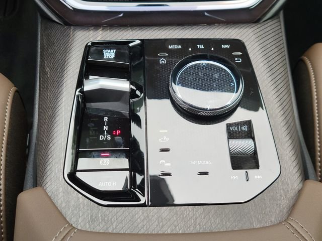 New 2026 Beige BMW 30 xDrive image 25