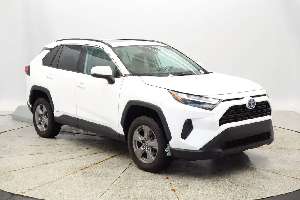 Certified Used 2022 White Toyota XLE image 10