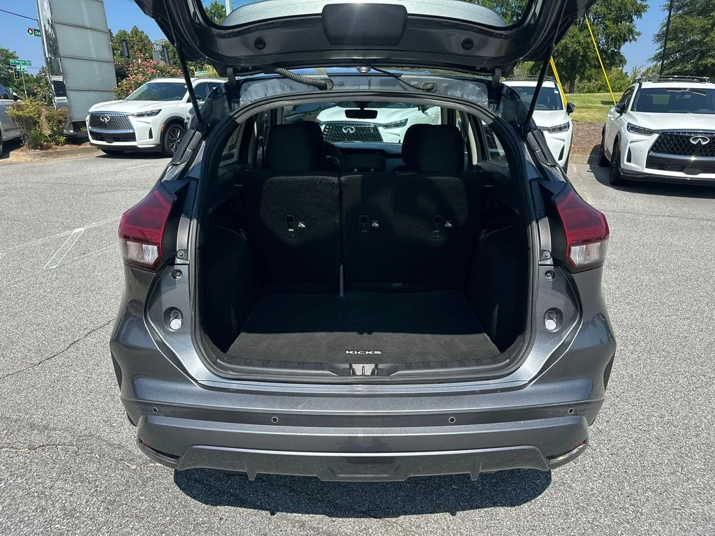 Used 2022 Gray Nissan S image 15