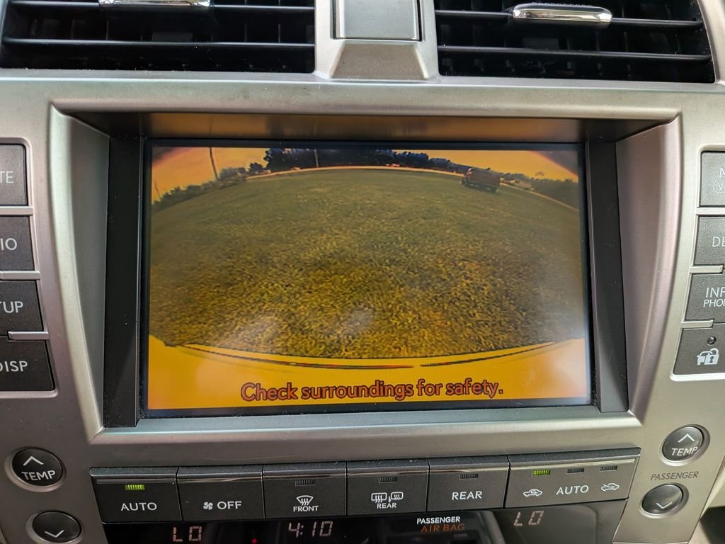 Used 2010 White Lexus 460 Premium image 25