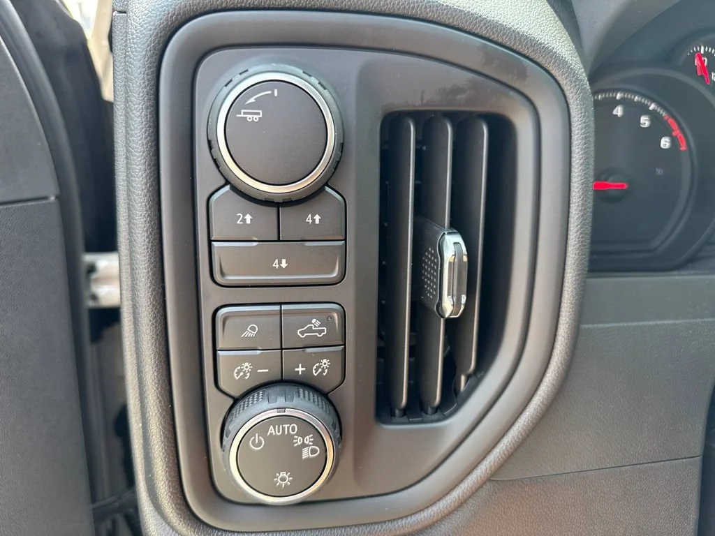 2026 Chevrolet Silverado 2500 HD Custom - Photo 19
