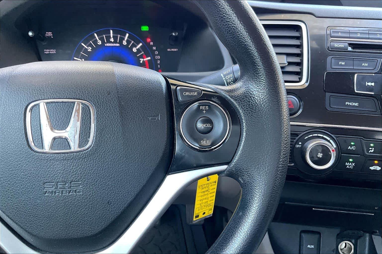 Used 2013 Alabaster Silver Metallic Honda LX image 21
