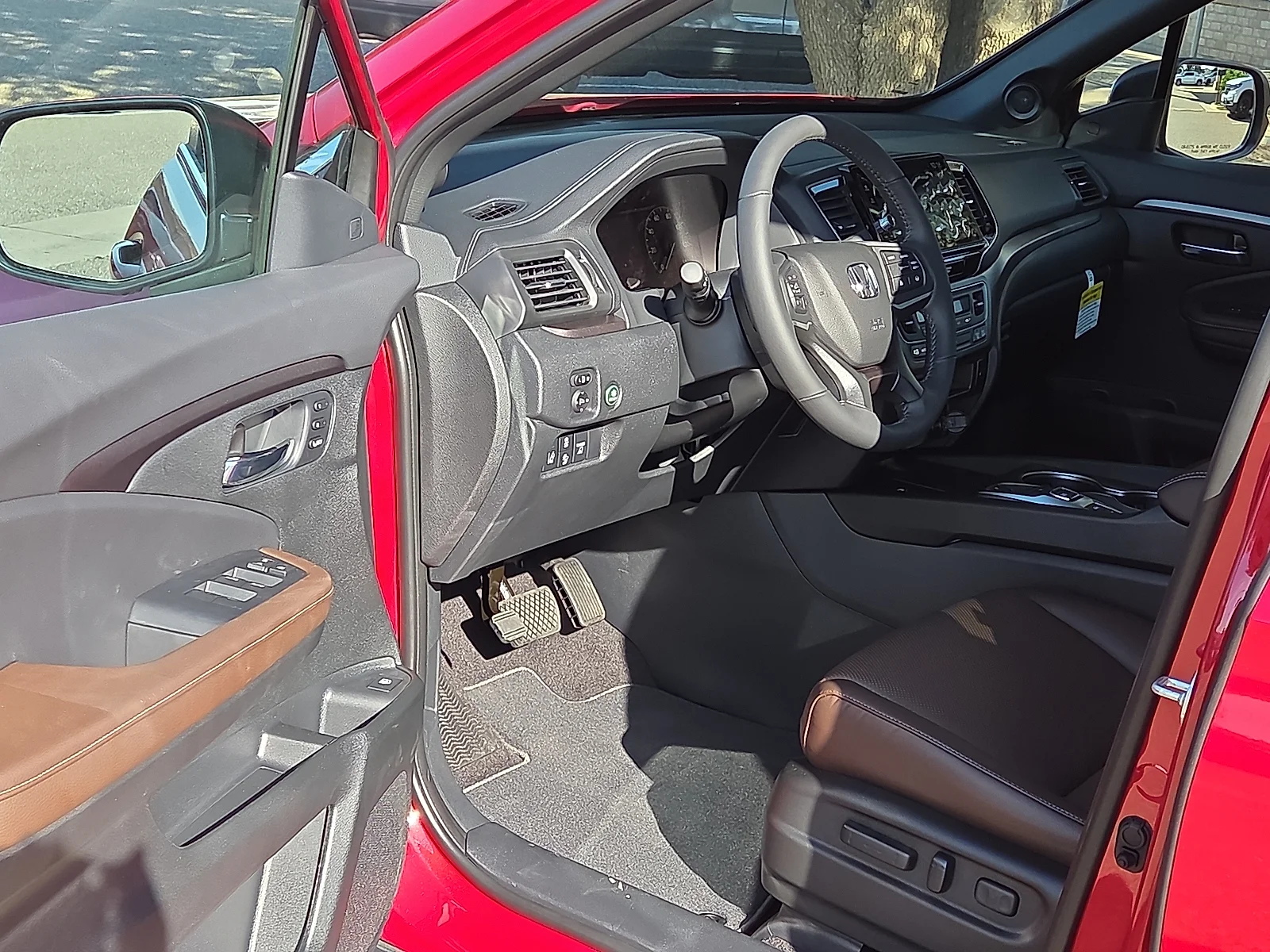 New 2026 Radiant Red Metallic II Honda RTL image 10