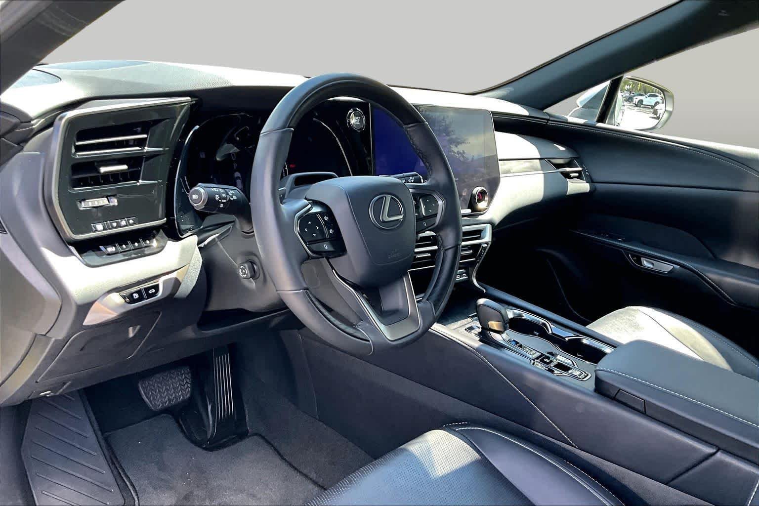 Used 2024 Iridium Lexus Premium Plus image 18
