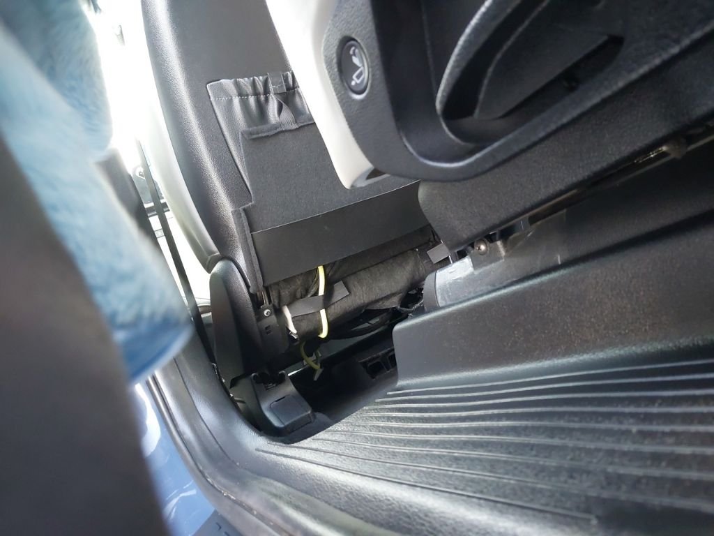 Used 2025 Black Kia S image 14