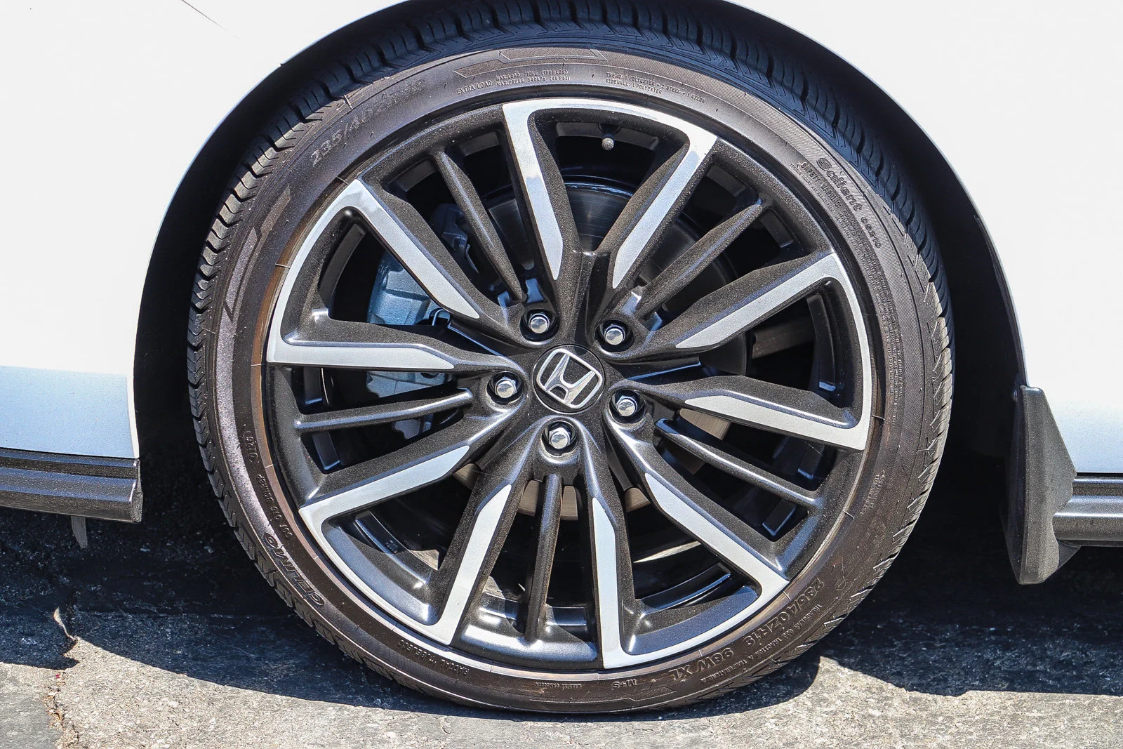 Used 2025 Platinum White Pearl Honda Touring image 13