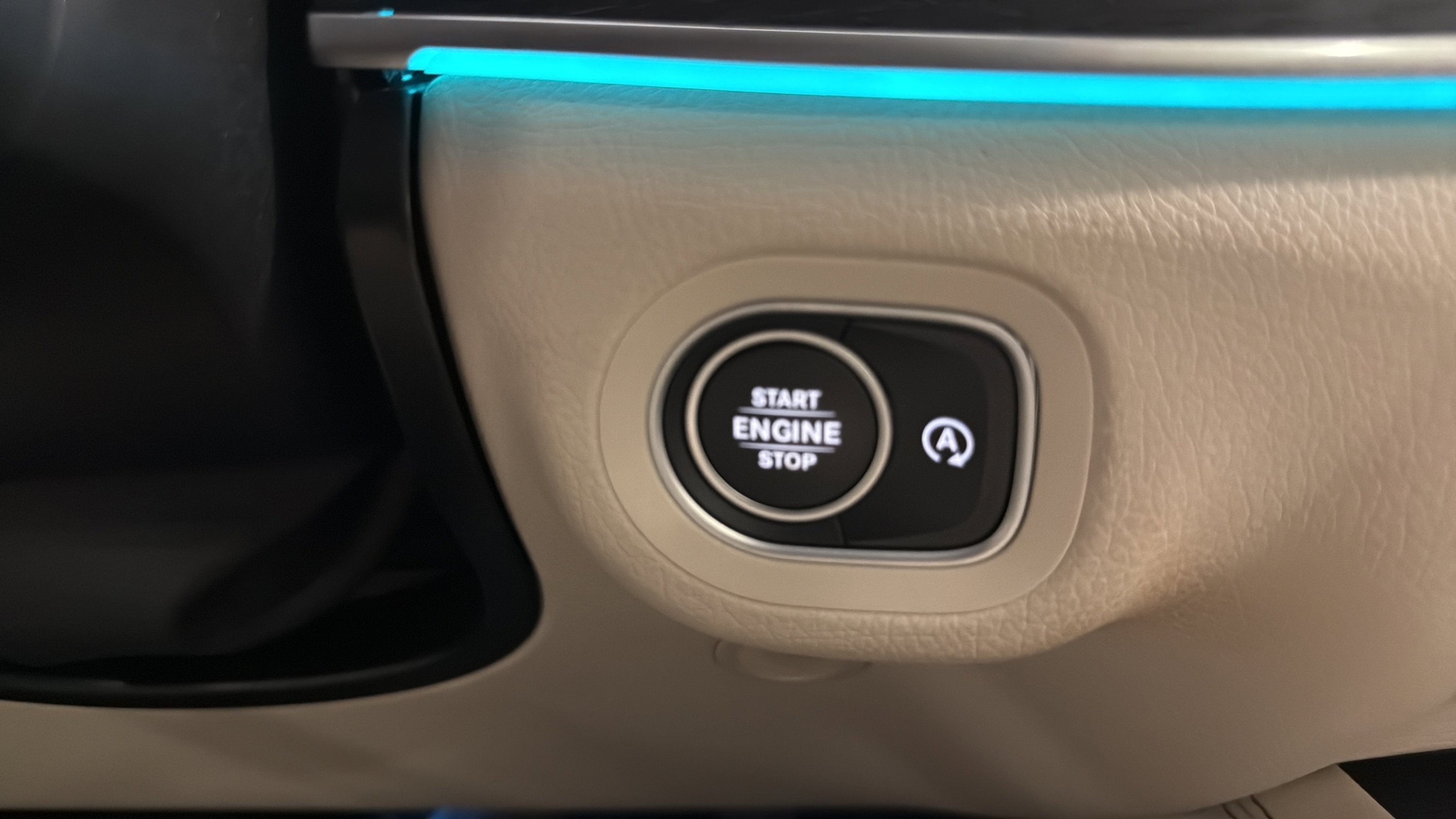 Certified Used 2023 MANUFAKTUR Diamond White Metallic Mercedes-Benz GLE 450 image 40