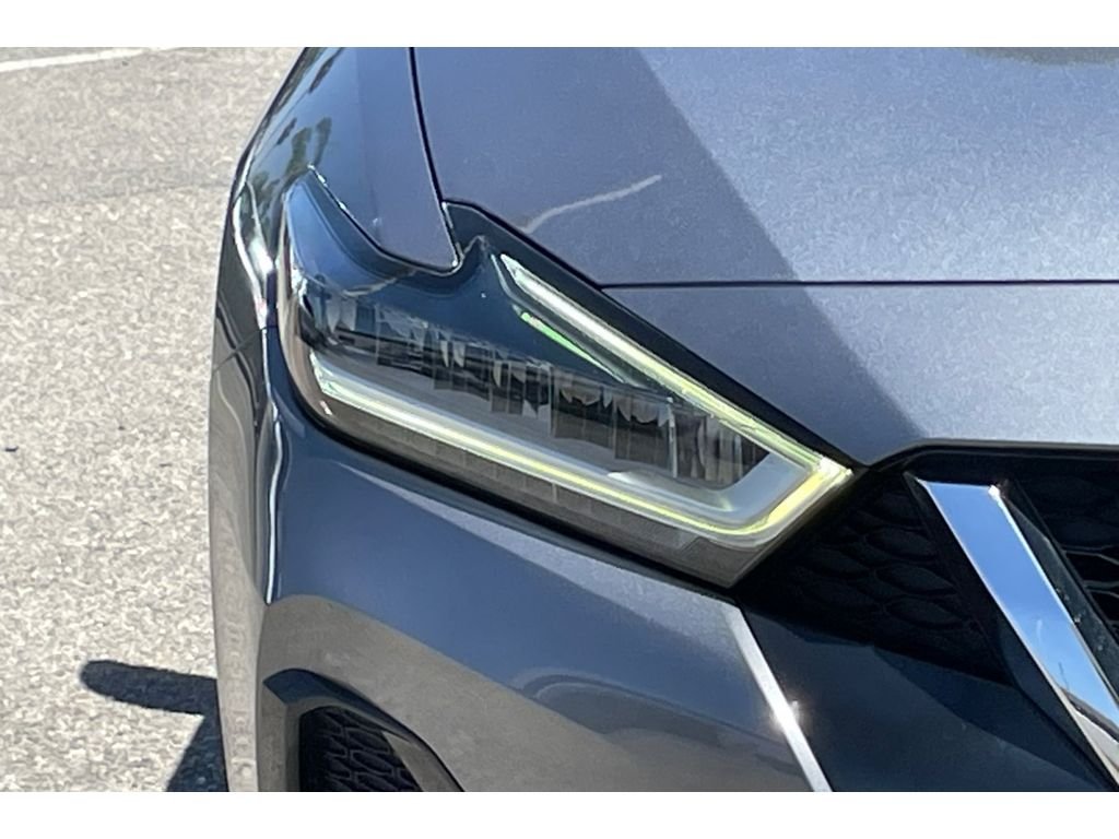 Used 2019 Gun Metallic Nissan S image 39