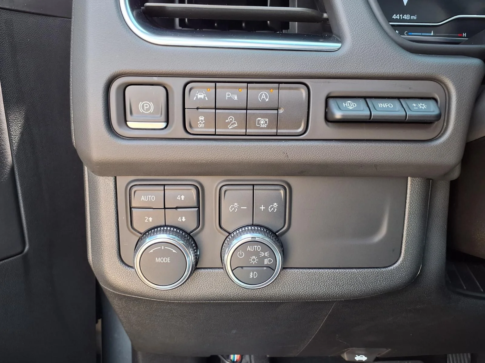 Used 2024 Silver GMC AT4 image 25