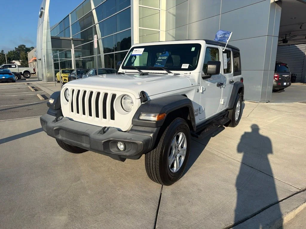 Certified Used 2020 Bright White Clearcoat Jeep Unlimited Sport S image 3