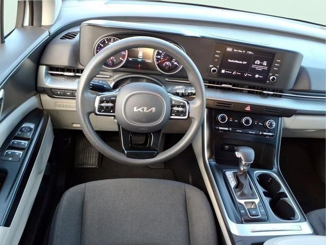 Used 2024 White Kia LX image 18
