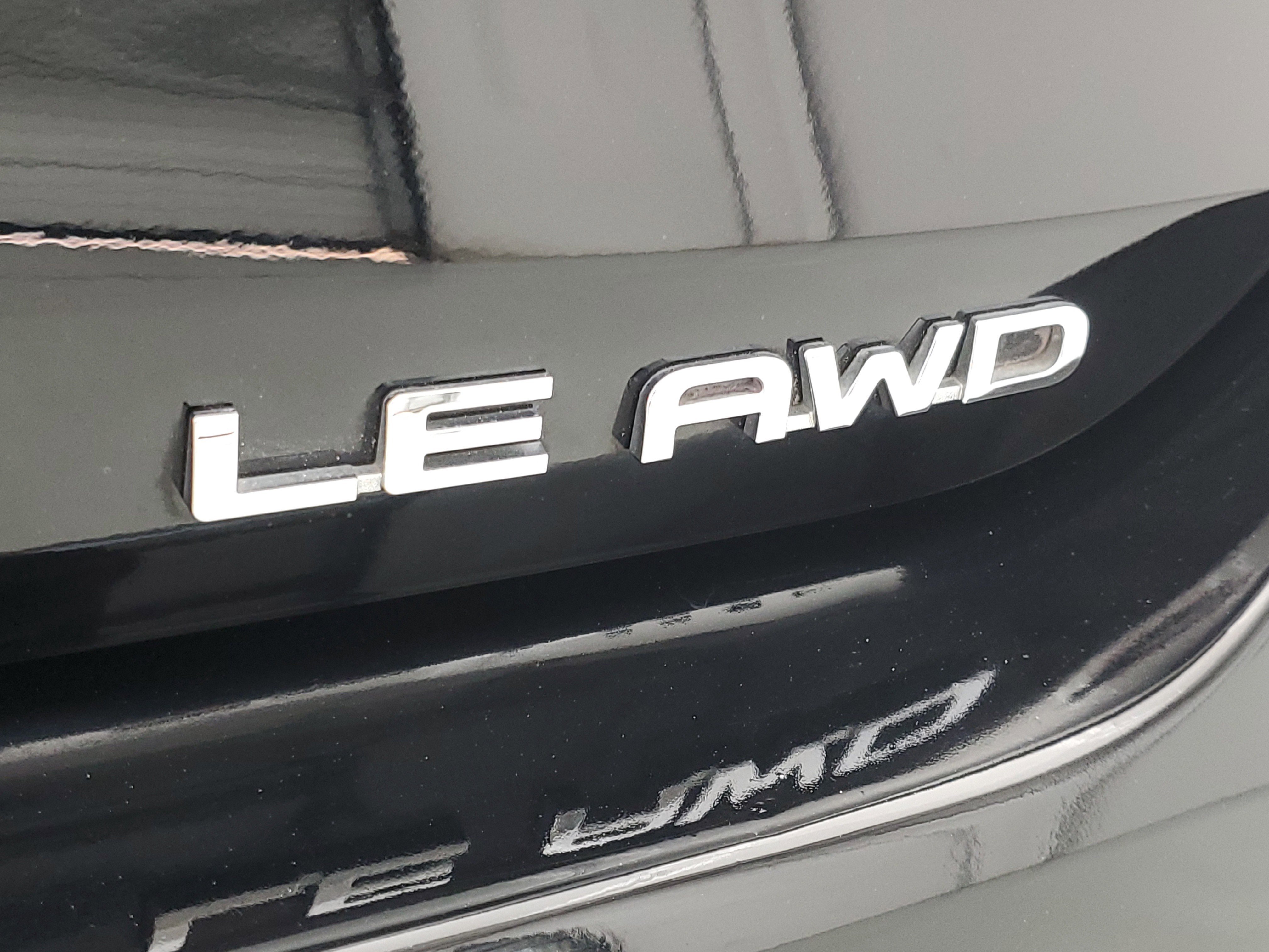 2024 Toyota Highlander LE - Photo 10