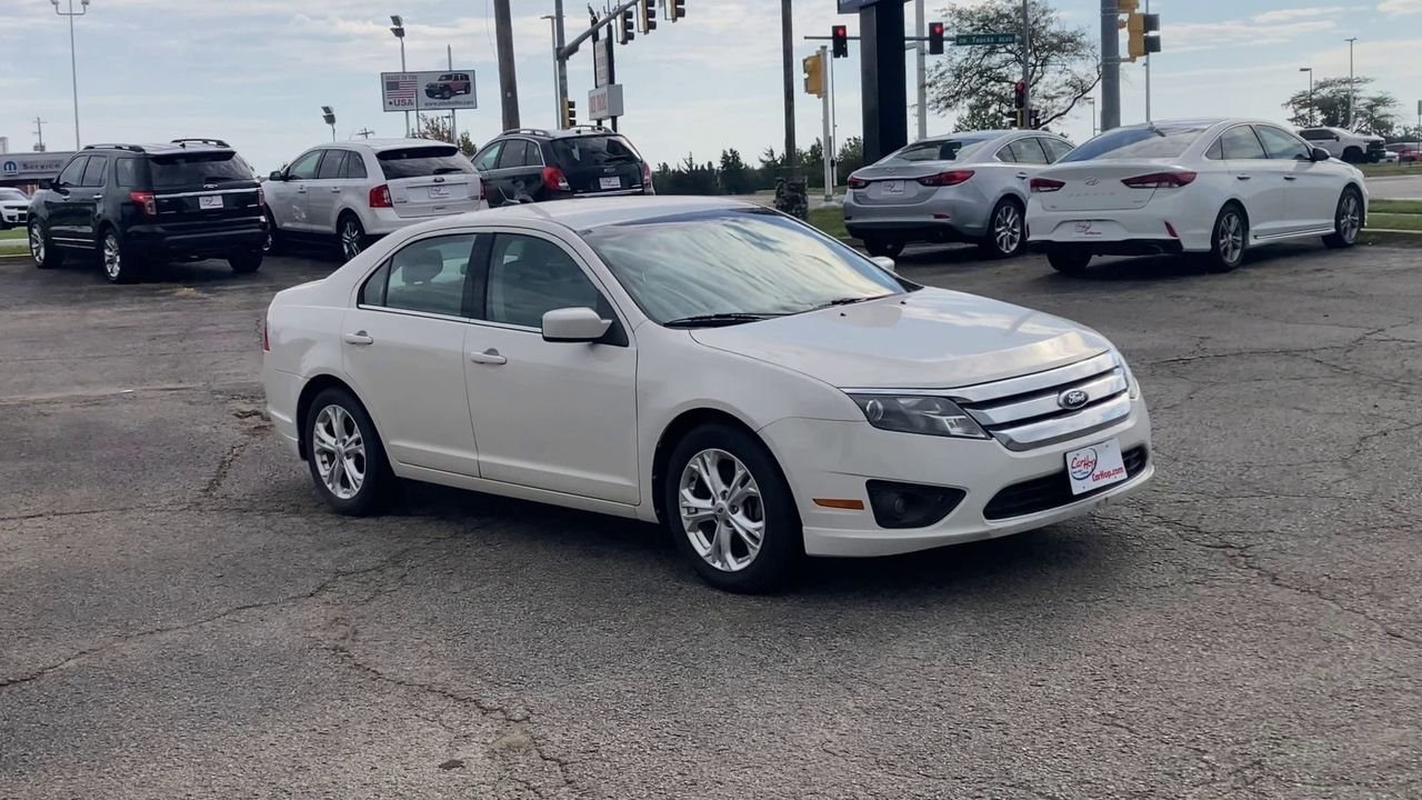 2012 Ford Fusion SE photo 2