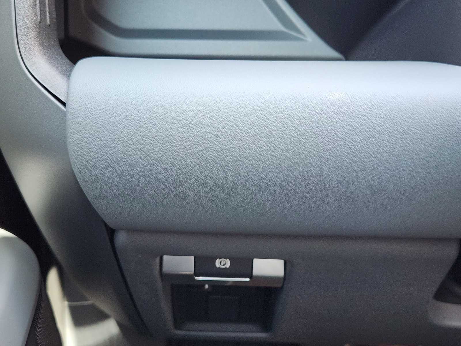 New 2026 Woolstone Green LAND ROVER X-Dynamic SE image 21