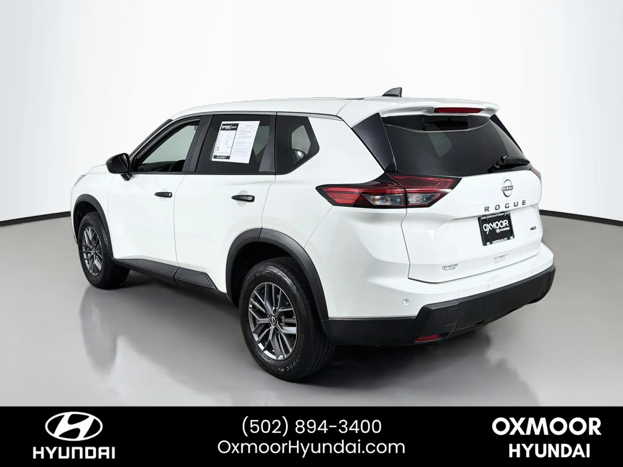 Used 2024 Glacier White Nissan S image 5