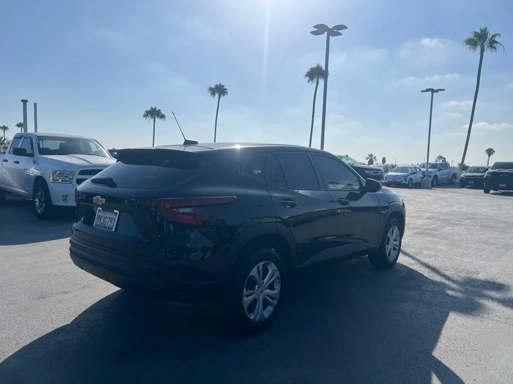 Used 2025 Mosaic Black Metallic Chevrolet LS image 5