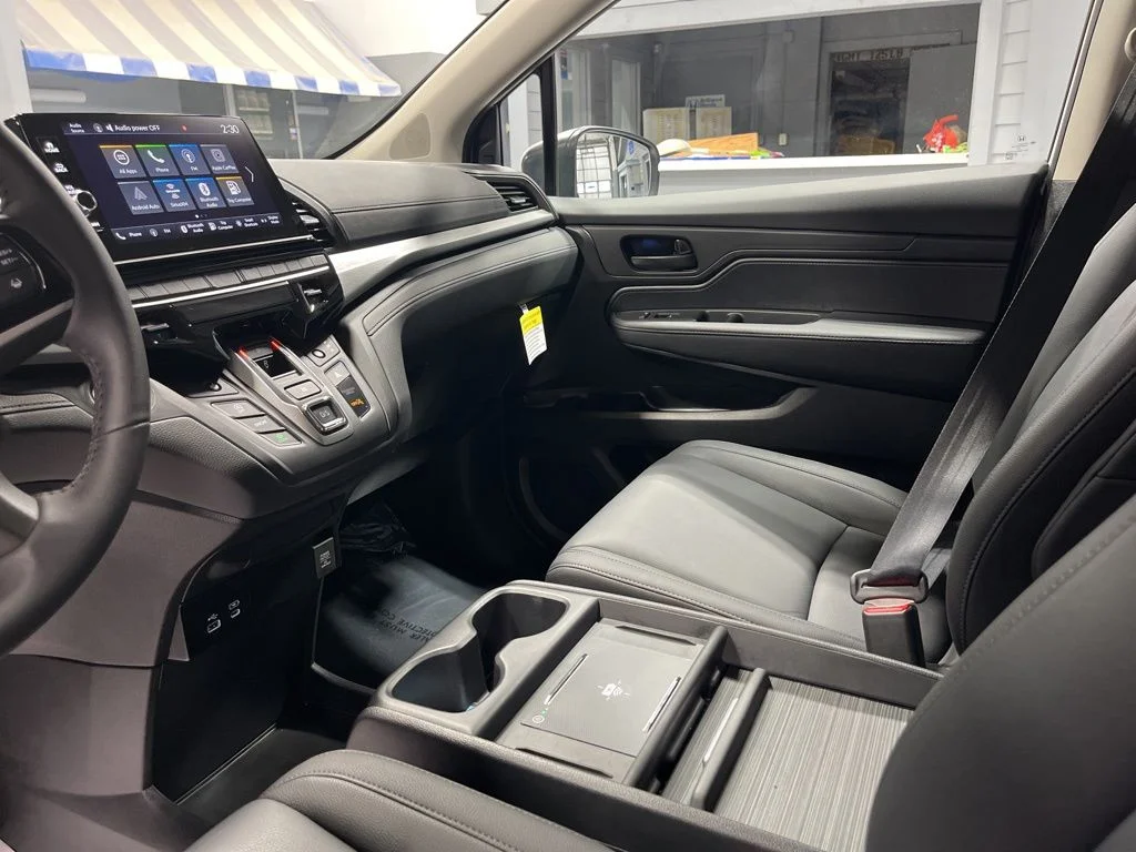 Used 2026 Platinum White Pearl Honda EX-L image 13