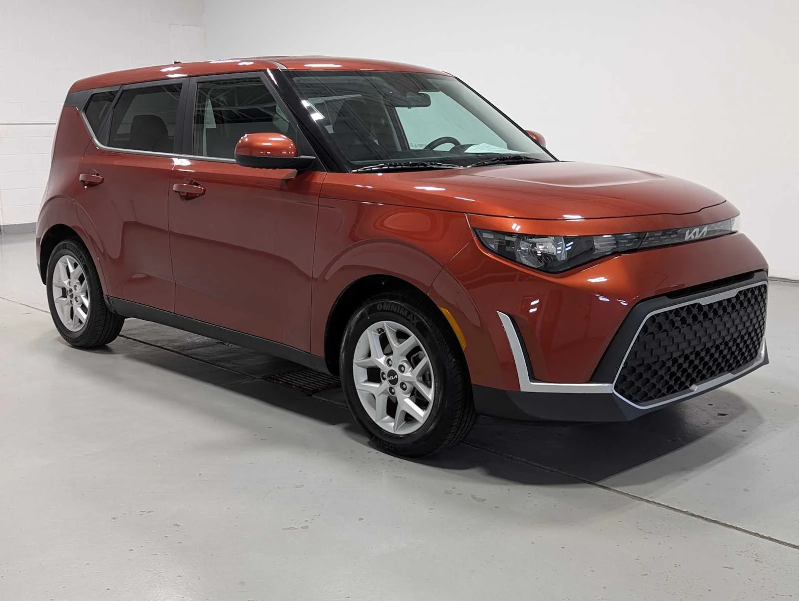 Used 2023 Mars Orange Kia LX image 6