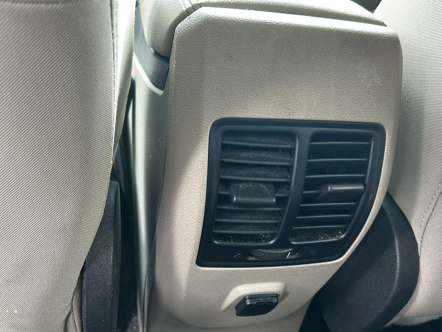 Used 2019 Lightning Blue Ford SE image 11