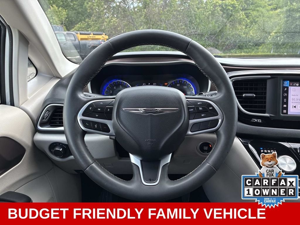 Used 2023 Silver Chrysler LX image 21