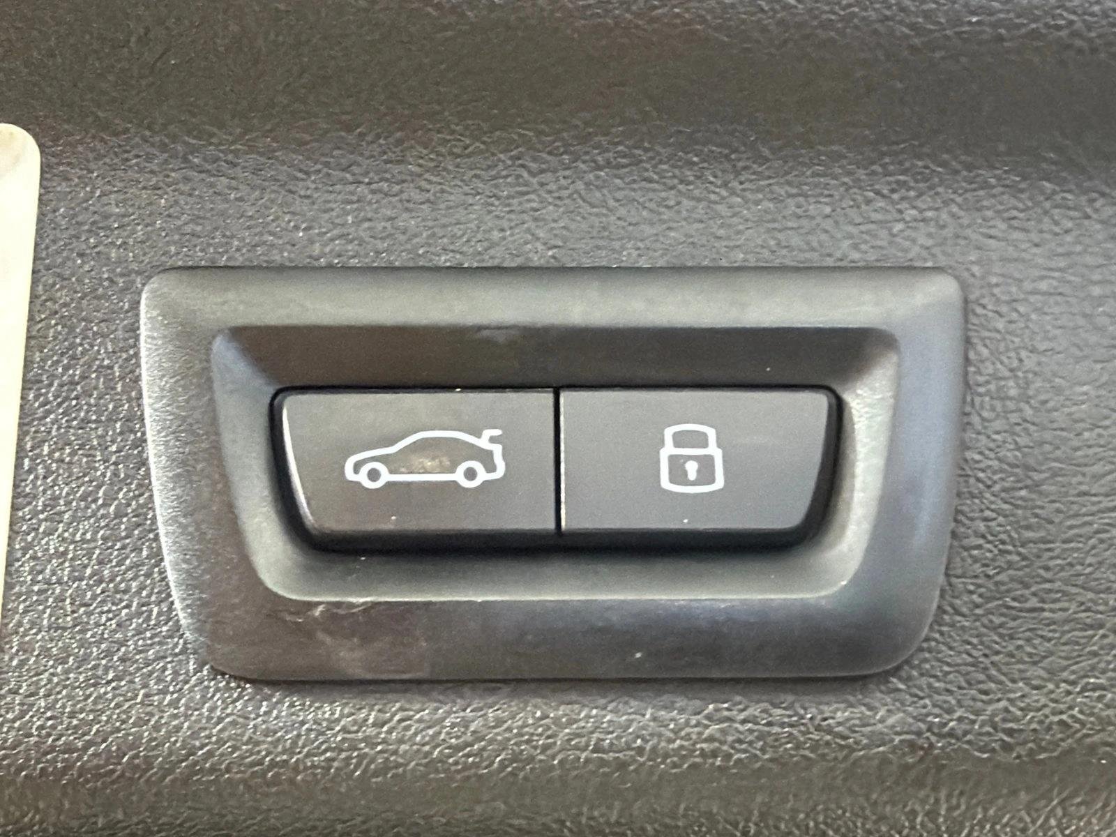 Used 2023 Black BMW xDrive28i image 21