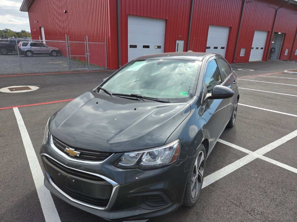 Used 2019 Gray Chevrolet Premier image 13