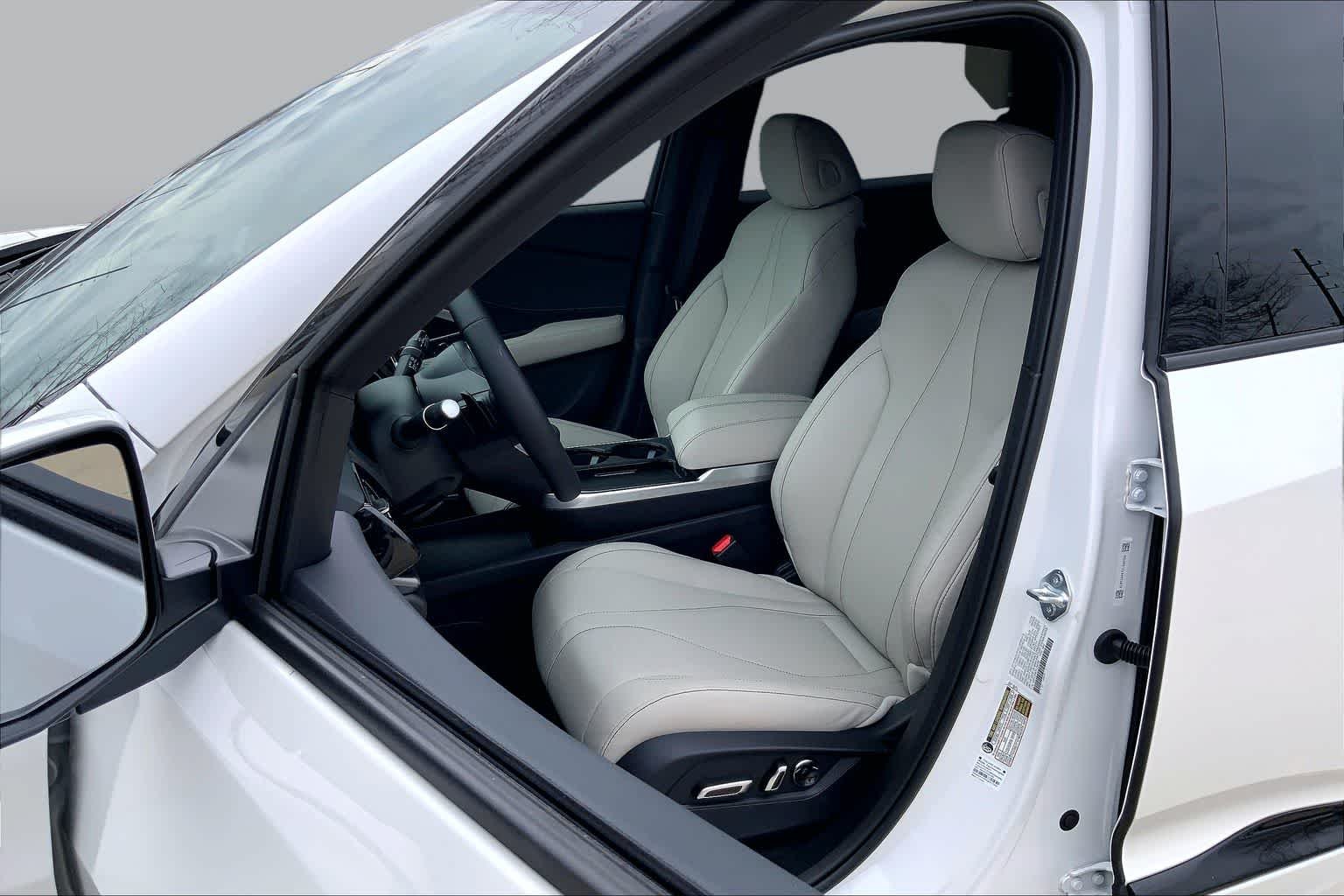 New 2026 Platinum White Pearl Acura  image 18