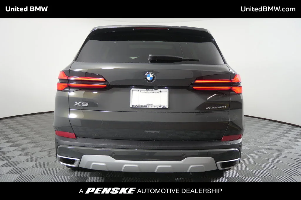 New 2026 Gray Metallic BMW xDrive40i image 5