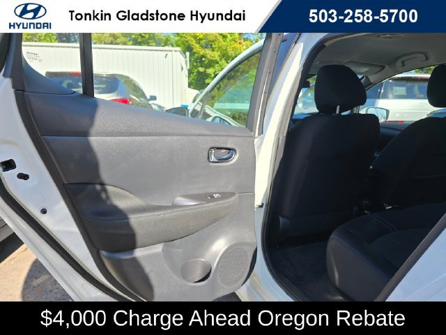 Used 2025 Glacier White Nissan S image 15