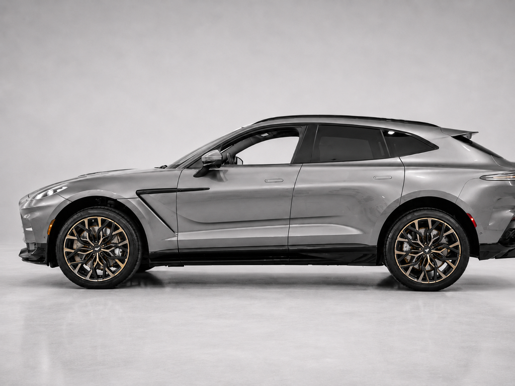 Used 2023 Silver Aston Martin 707 image 5