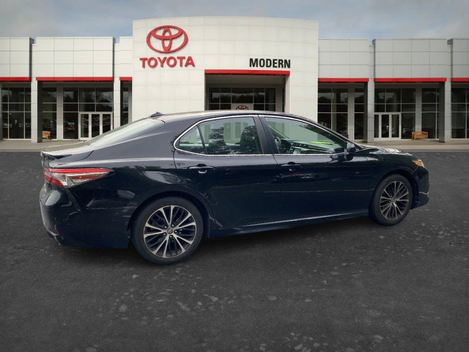 Used 2019 Midnight Black Metallic Toyota SE image 22