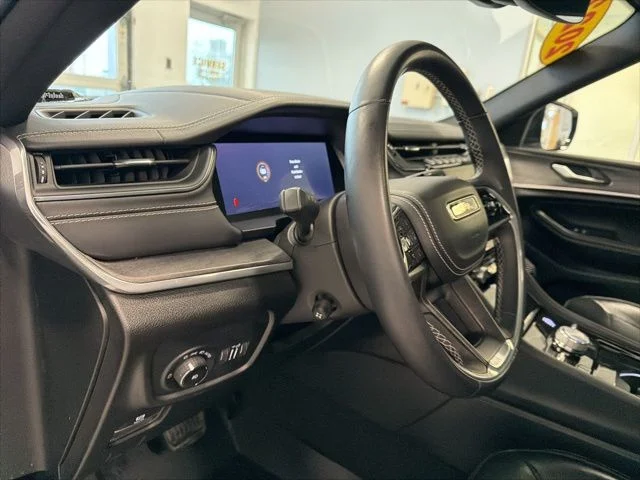 2022 Jeep Grand Cherokee Overland - Photo 23
