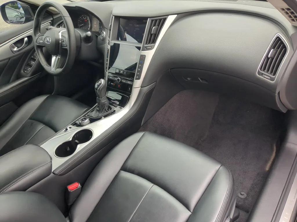 Used 2021 Black INFINITI 3.0t LUXE image 12