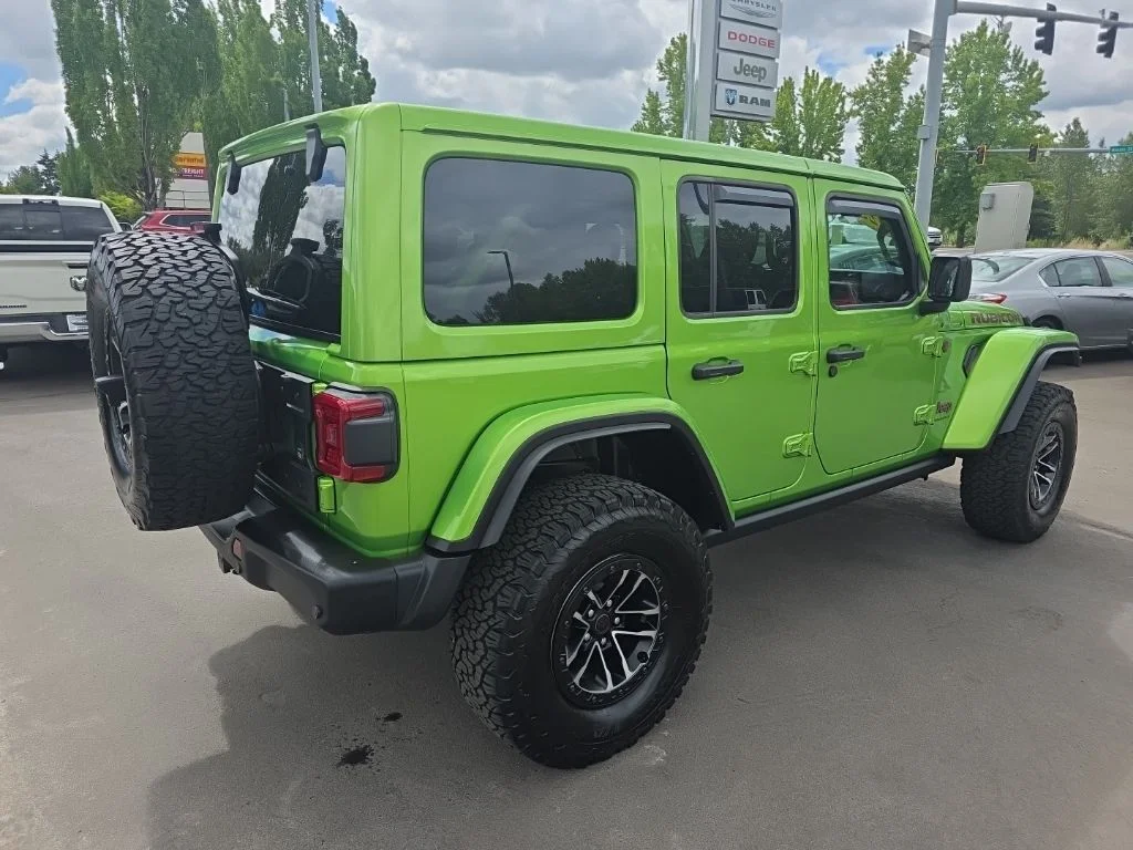 Used 2025 Green Jeep Rubicon image 5
